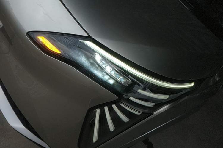 Used AION Y 2022 Plus 70 Smart Edition Left Front Headlight