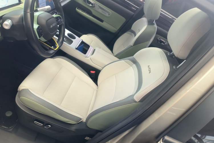 Used AION Y 2022 Plus 70 Smart Edition Left Front Seat