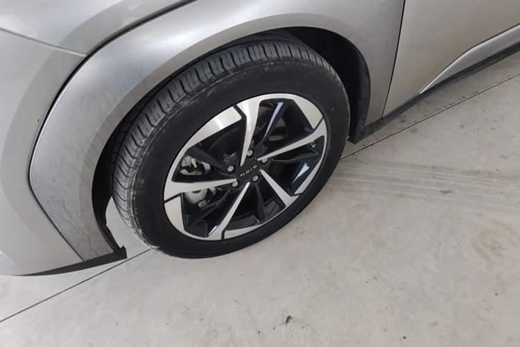 Used AION Y 2022 Plus 70 Smart Edition Left Front Wheel Hub