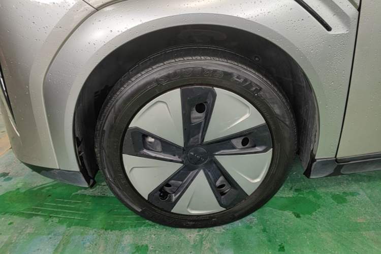 Used AION Y 2022 Plus 70 Enjoy Edition Left Front Wheel Hub