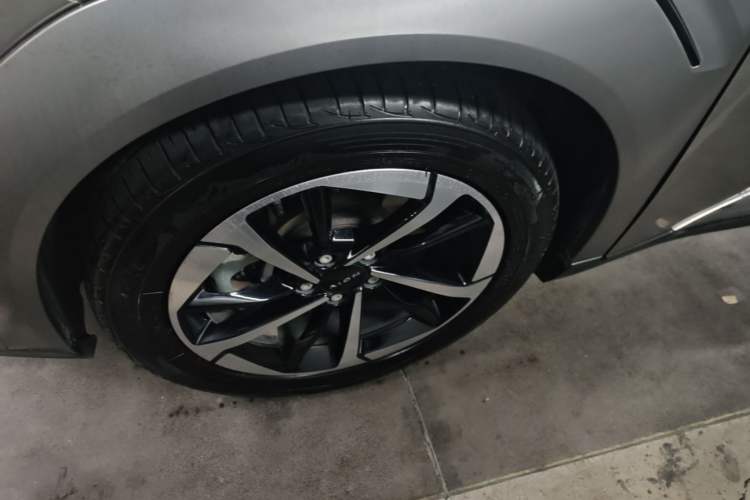 Used AION Y 2022 Plus 80 Smart Edition Left Front Wheel Hub