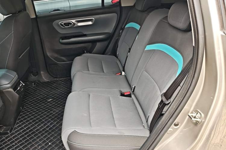 Used AION Y 2022 Plus 70 Smart Edition Left Rear Seat
