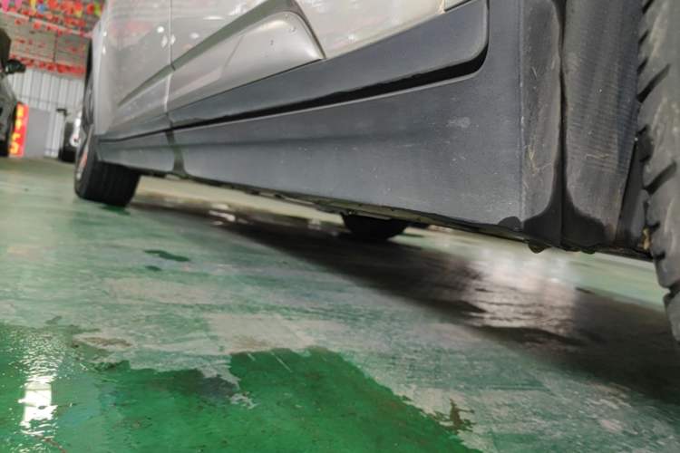 Used AION Y 2022 Plus 70 Enjoy Edition Left Side Sill