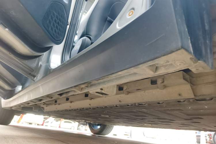 Used AION Y 2022 Plus 70 Smart Edition Left Side Sill