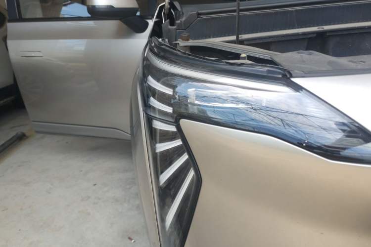 Used AION Y 2022 Plus 70 Enjoy Edition Right Front Headlight