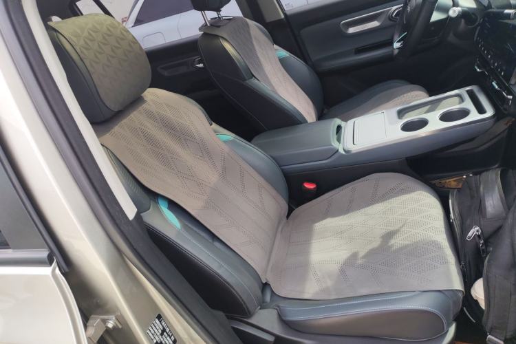 Used AION Y 2022 Plus 70 Smart Edition Right Front Seat