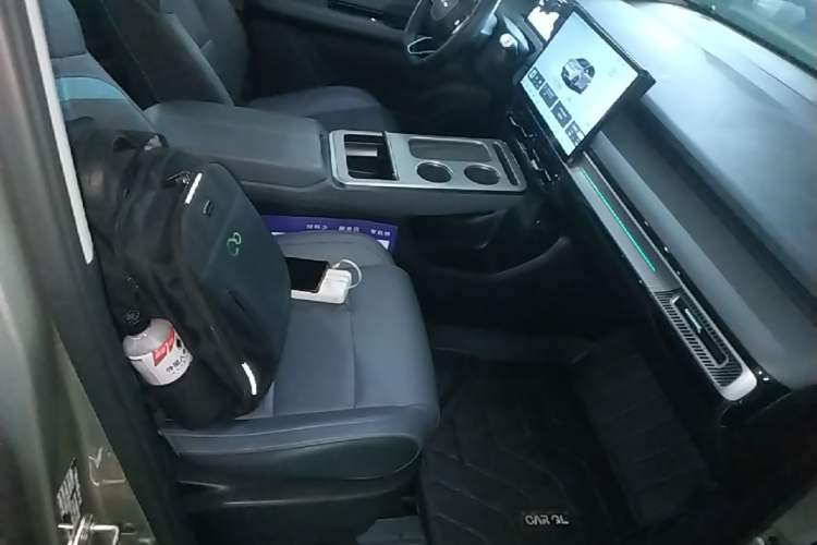 Used AION Y 2022 Plus 70 Smart Edition Right Front Seat