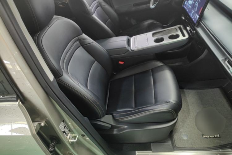Used AION Y 2022 Plus 70 Enjoy Edition Right Front Seat