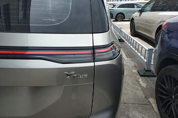 Used AION Y 2022 Plus 70 Tech Edition Right Rear Taillight