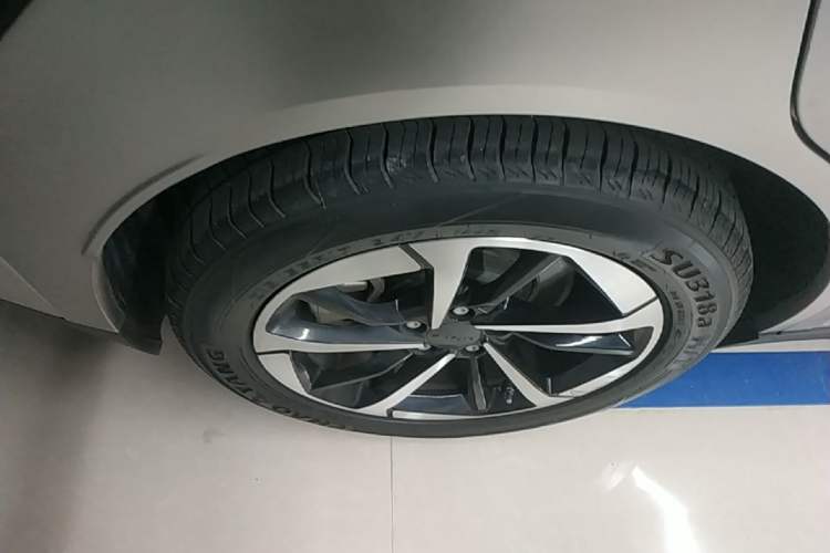 Used AION Y 2022 Plus 70 Smart Edition Right Rear Wheel Hub