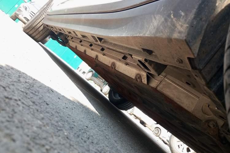 Used AION Y 2022 Plus 80 Enjoy Edition Right Side Sill