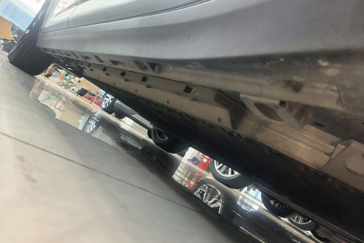 Used AION Y 2022 Plus 70 Smart Edition Right Side Sill