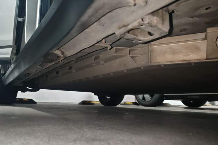 Used AION Y 2022 Plus 80 Smart Edition Right Side Sill