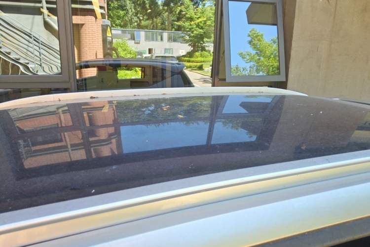 Used AION Y 2022 70 Tech Edition Lithium Iron Phosphate Roof