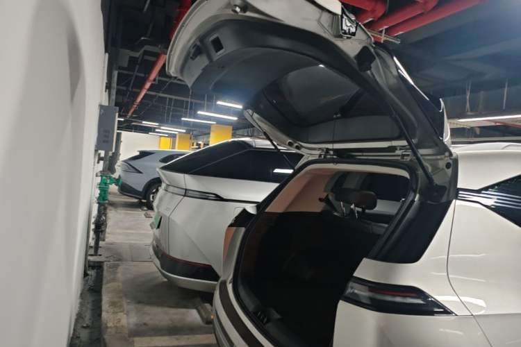 Used AION Y 2022 Plus 80 Smart Edition Trunk