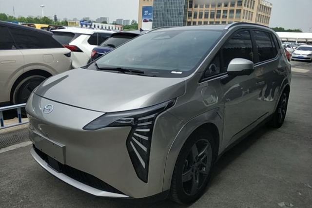 Used AION Y 2022 Plus 70 Tech Edition