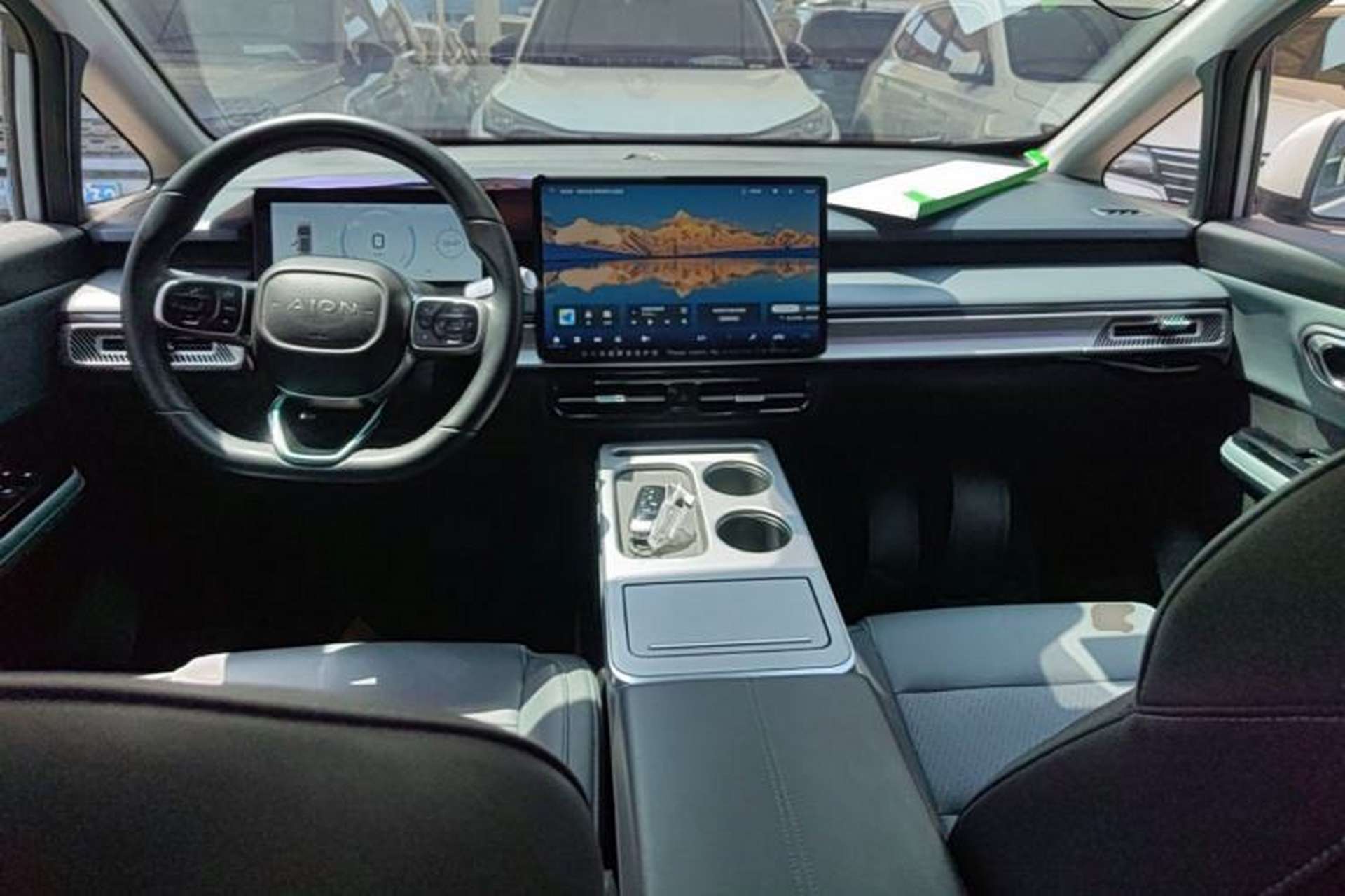 Used AION Y 2022 Plus 70 Smart Edition Center Console