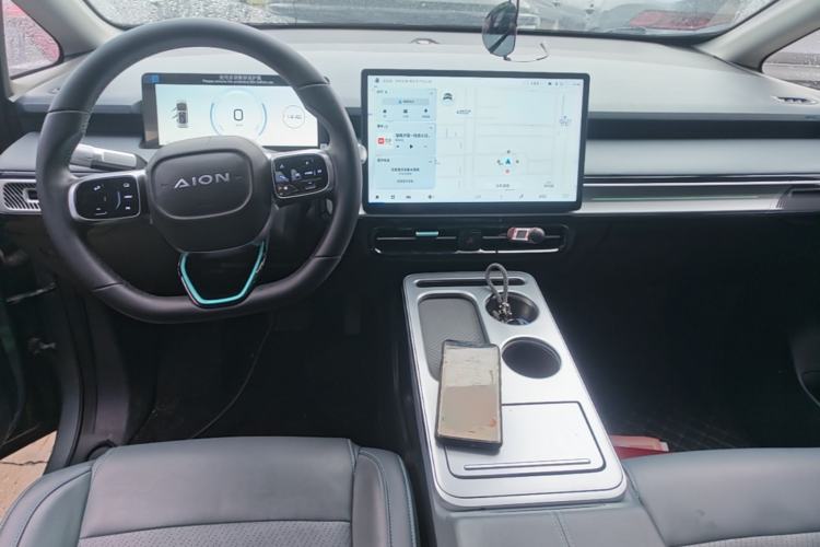 Used AION Y 2022 Plus 70 Smart Edition Center Console