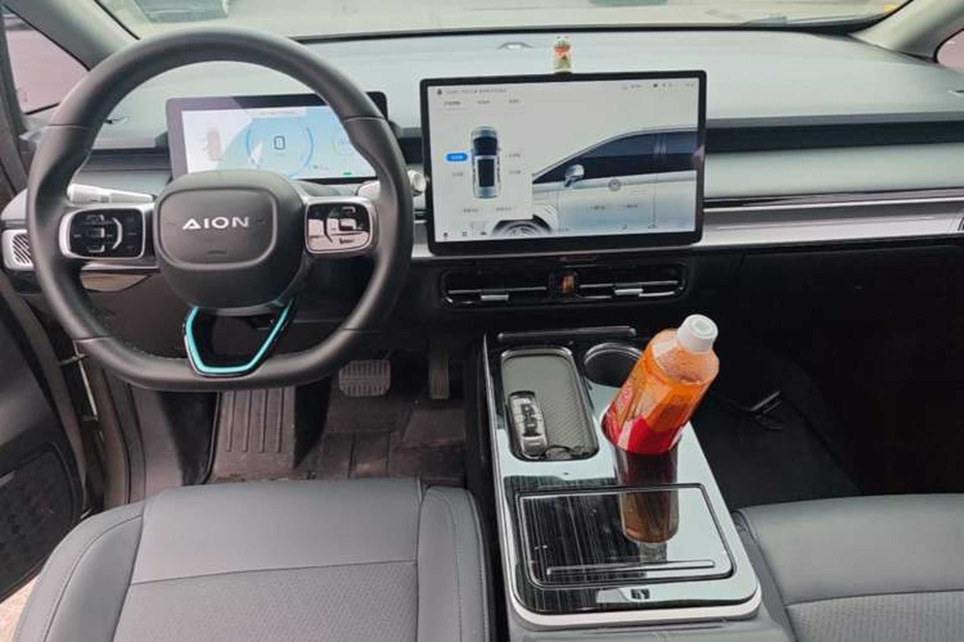 Used AION Y 2022 Plus 70 Smart Edition Center Console