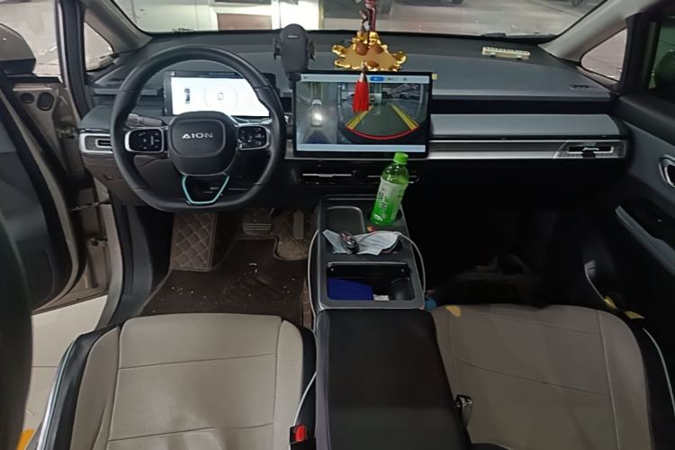 Used AION Y 2022 Plus 70 Smart Edition Center Console