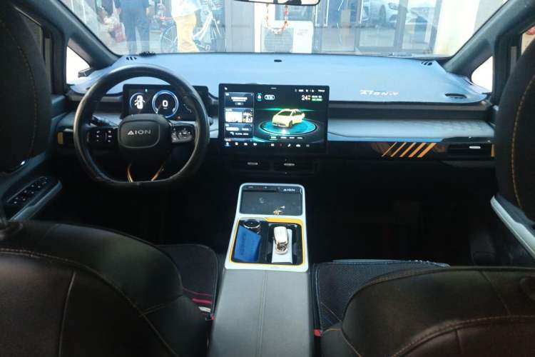 Used AION Y 2022 70 Intelligent Edition Lithium Iron Phosphate Center Console