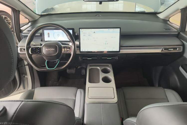 Used AION Y 2022 Plus 80 Smart Edition Center Console