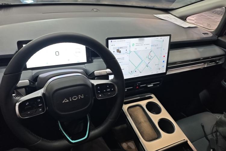 Used AION Y 2022 Plus 80 Smart Edition Center Console