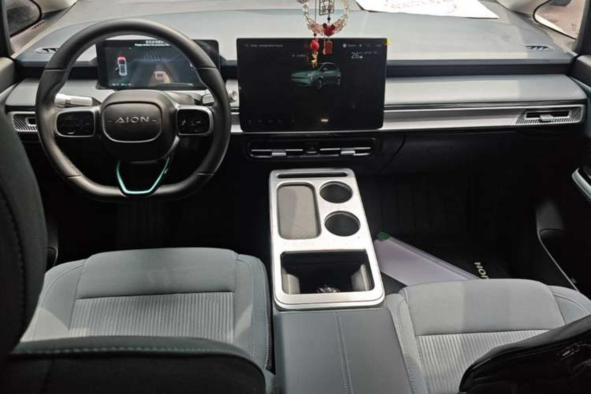 Used AION Y 2022 Plus 70 Enjoy Edition Center Console