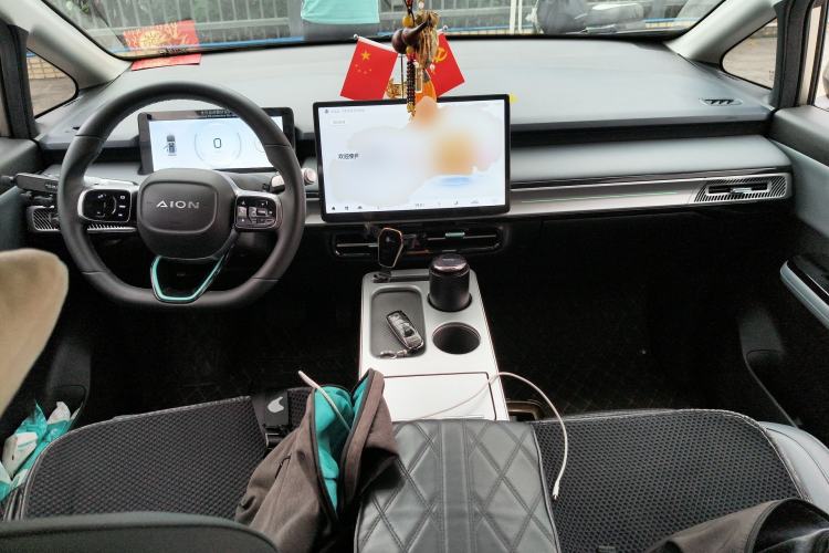 Used AION Y 2022 Plus 70 Smart Edition Center Console