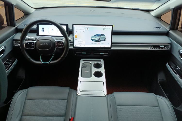 Used AION Y 2022 Plus 70 Smart Edition Center Console