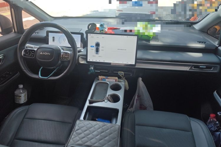 Used AION Y 2022 Plus 70 Smart Edition Center Console