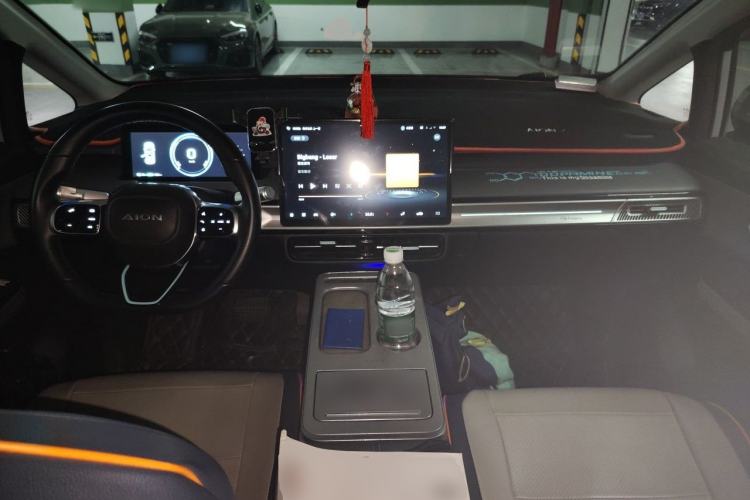 Used AION Y 2022 Plus 70 Smart Edition Center Console