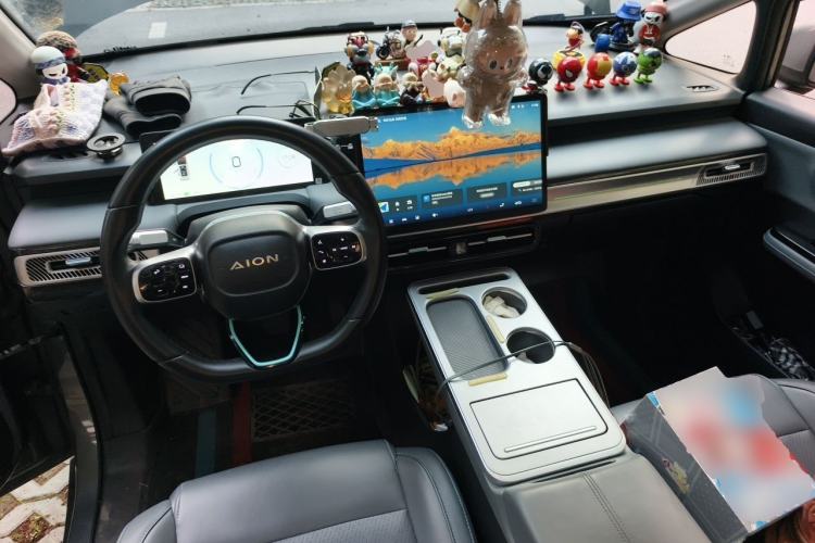 Used AION Y 2022 Plus 70 Smart Edition Center Console