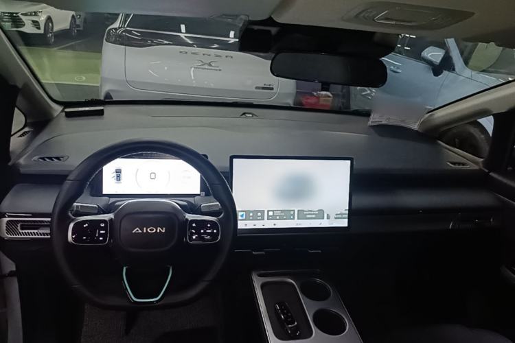 Used AION Y 2022 Plus 70 Smart Edition Center Console