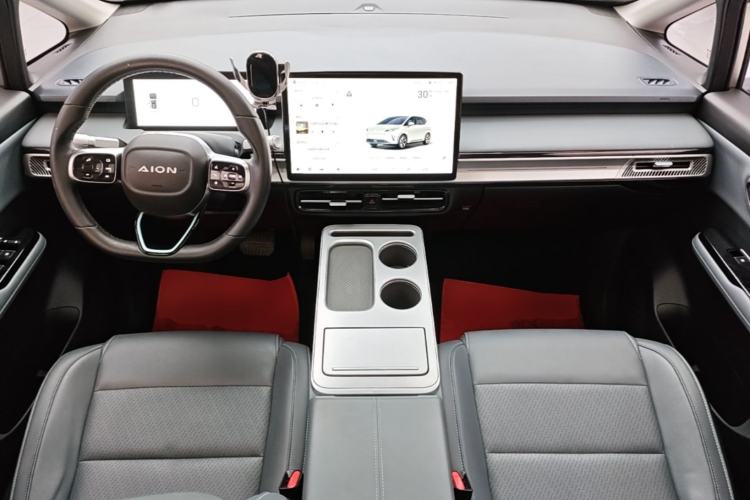 Used AION Y 2022 Plus 70 Smart Edition Center Console
