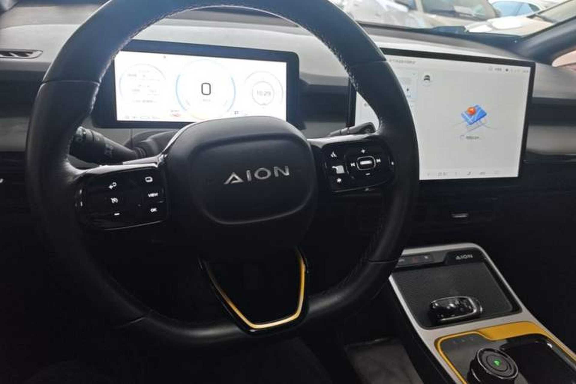 Used AION Y 2022 Plus 70 Smart Edition Center Console