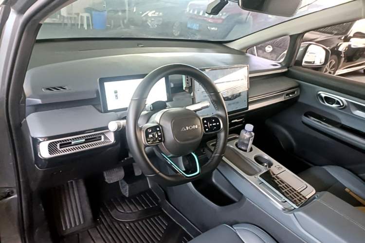 Used AION Y 2022 Plus 70 Tech Edition Center Console