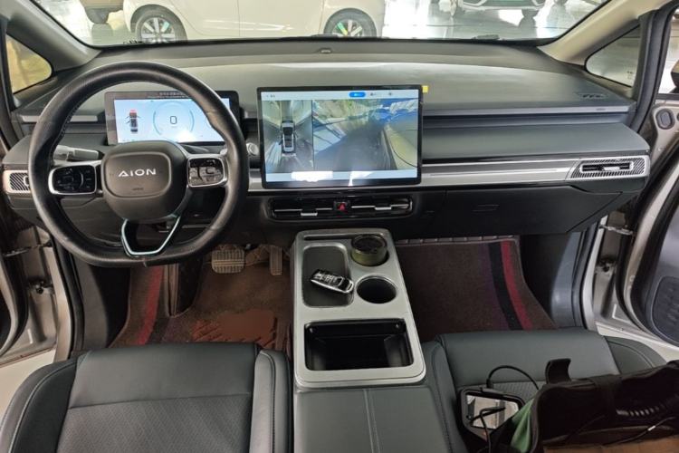 Used AION Y 2022 Plus 70 Smart Edition Center Console