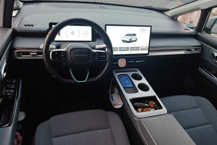 Used AION Y 2022 Plus 70 Enjoy Edition Center Console
