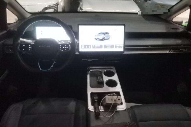 Used AION Y 2022 Plus 70 Smart Edition Center Console