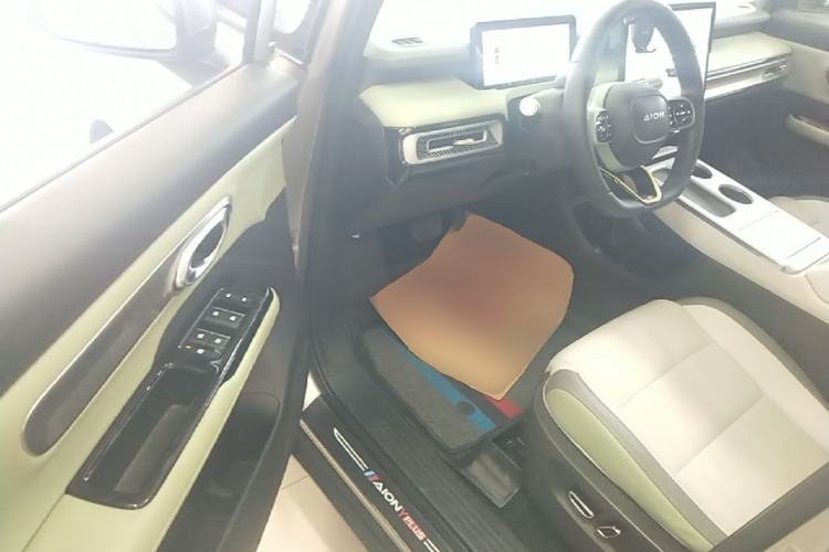 Used AION Y 2022 Plus 70 Tech Edition Driver Seat