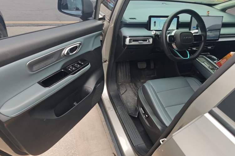Used AION Y 2022 Plus 70 Smart Edition Driver Seat