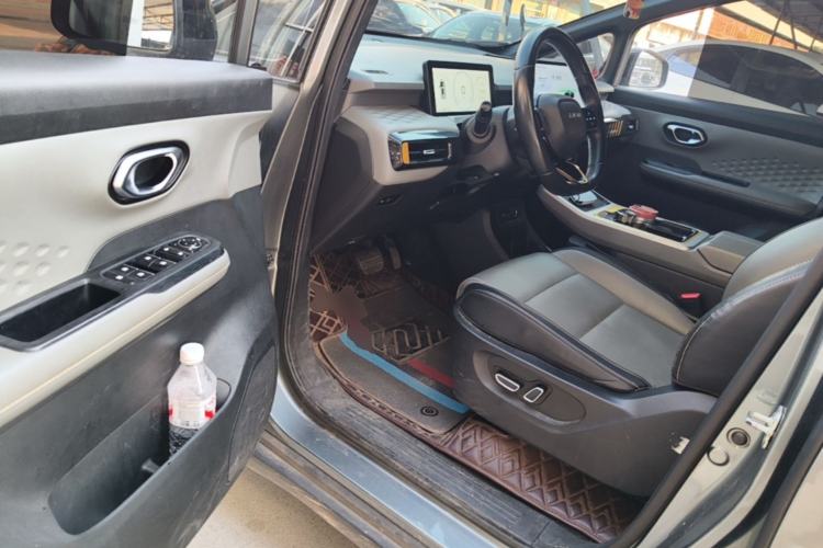 Used AION Y 2022 70 Executive Edition Lithium Iron Phosphate Driver Seat