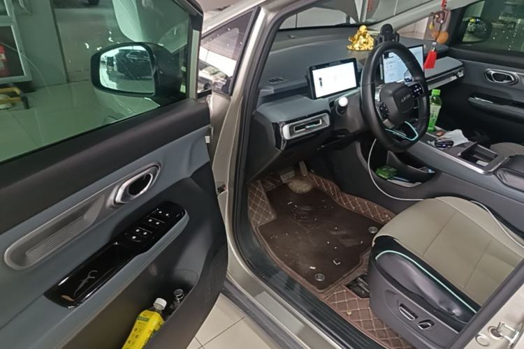Used AION Y 2022 Plus 70 Smart Edition Driver Seat