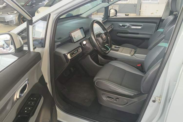 Used AION Y 2022 Plus 80 Smart Edition Driver Seat