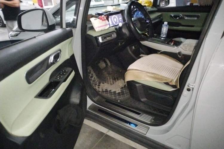 Used AION Y 2022 Plus 80 Enjoy Edition Driver Seat