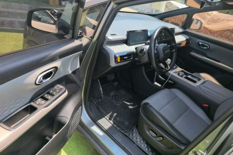 Used AION Y 2022 70 Intelligent Driving Version Lithium Iron Phosphate Driver Seat