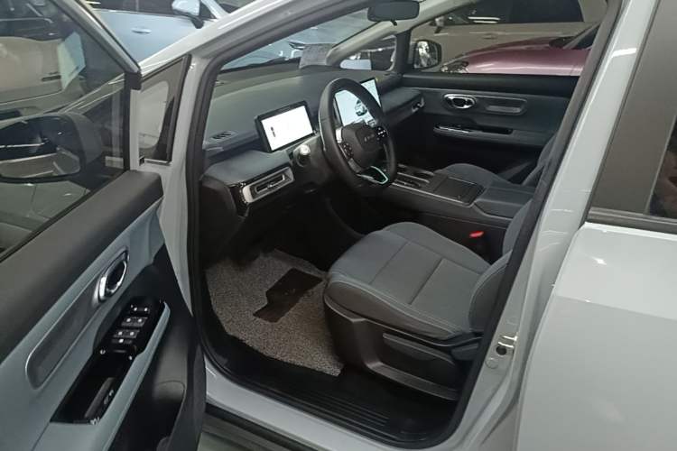 Used AION Y 2022 Plus 70 Smart Edition Driver Seat