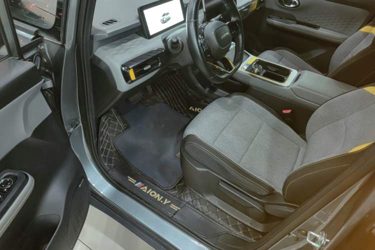 Used AION Y 2022 Plus 70 Enjoy Edition Driver Seat