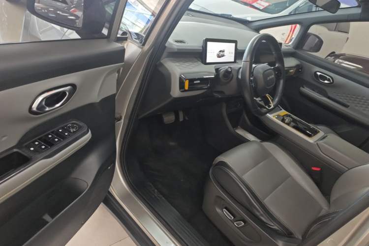 Used AION Y 2022 Plus 70 Smart Edition Driver Seat